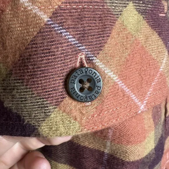 Patagonia Womens LS Organic Cotton Midweight Fjord Flannel NWT Size XS (Burl Red - Picture 6 of 15